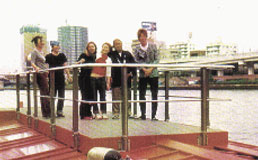 ムーン・サンデッキ